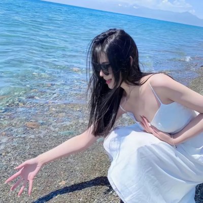 女猫海报